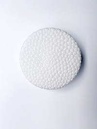 Image 3 of PLAFÓN BLANCO CON DIBUJO EN RELIEVE, AÑOS 60