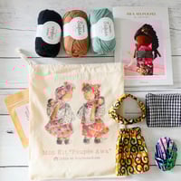 Image 1 of Kit crochet Ma Poupée Awa (version vert jade)