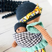 Image 4 of Kit crochet Ma Poupée Awa (version vert jade)