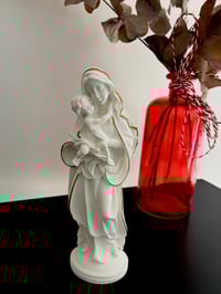 Image 2 of STATUE VIERGE À L’ENFANT