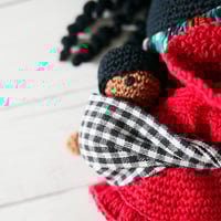 Image 4 of Kit crochet Ma Poupée Awa (version rouge Bordeaux)