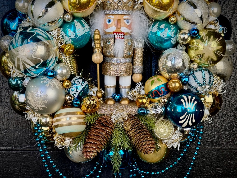 Image of Sparkle King Wreath