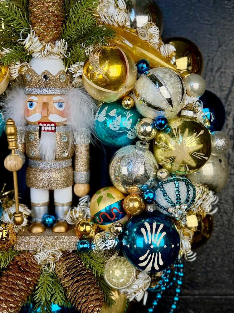 Image of Sparkle King Wreath