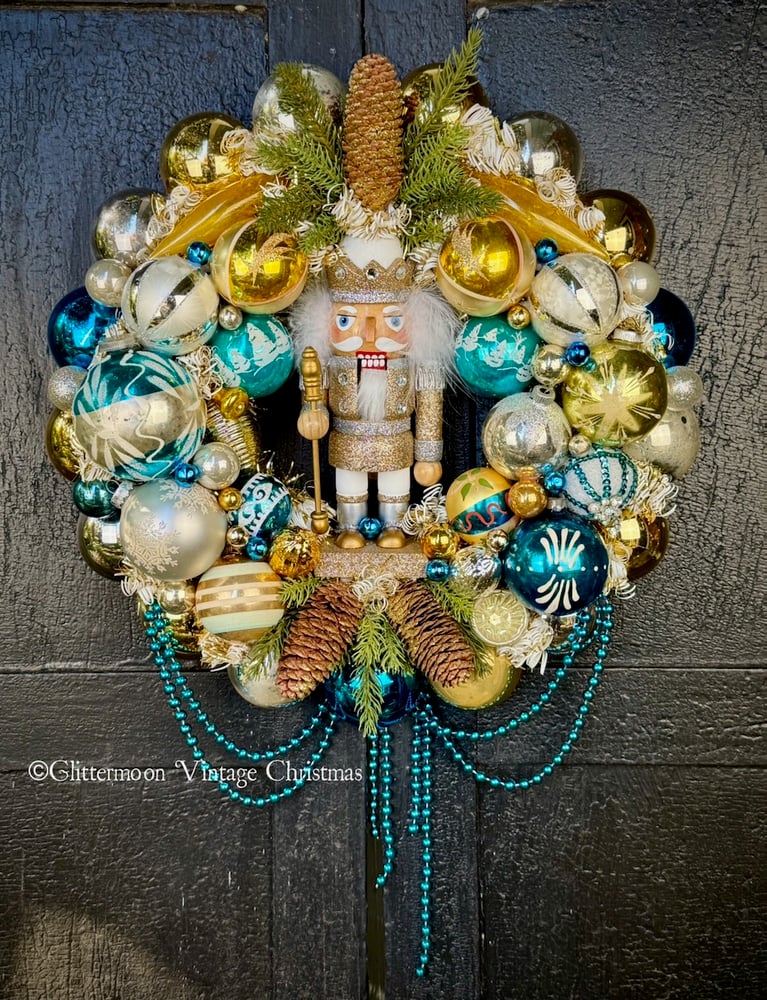 Image of Sparkle King Wreath