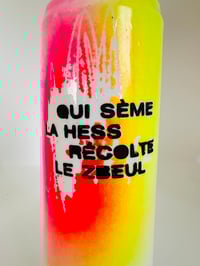 Image 1 of Bombe de peinture en céramique avec un slogan
