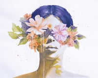 Image 1 of Yeux fermés, les aiguilles se transforment en pétales