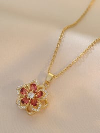 Image 2 of BIJOUX - Collier de mode pour femmes rotatif en forme de fleur de prune en cuivre et zircone 