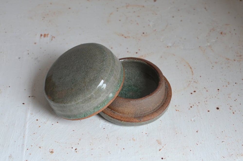 Image of Trinket box, birch ash glaze