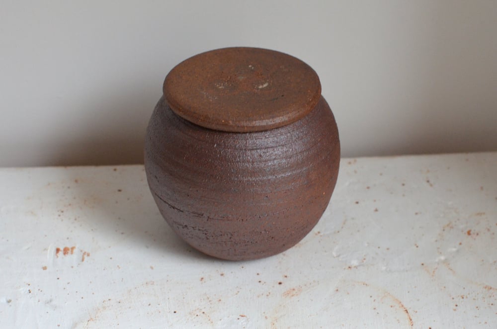 Image of Round store jar, unglazed