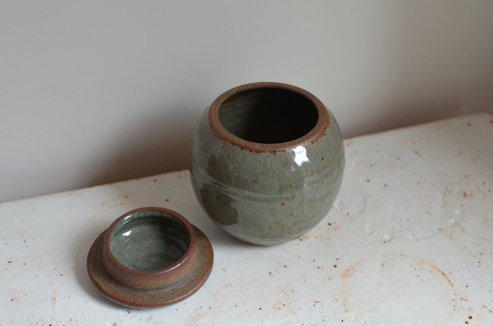 Image of Round store jar, birch ash glaze