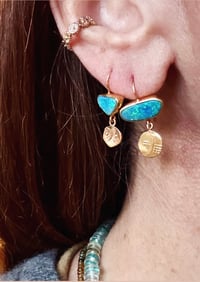 Image 2 of Boucles à l’unité opales bleues 