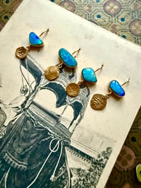 Image 6 of Boucles à l’unité opales bleues 