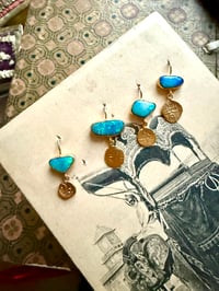 Image 7 of Boucles à l’unité opales bleues 