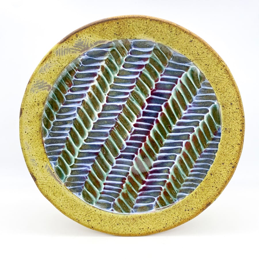 Image of Plate (/\/\/)