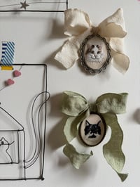 Image 2 of Broches et Pendentifs personnalisés