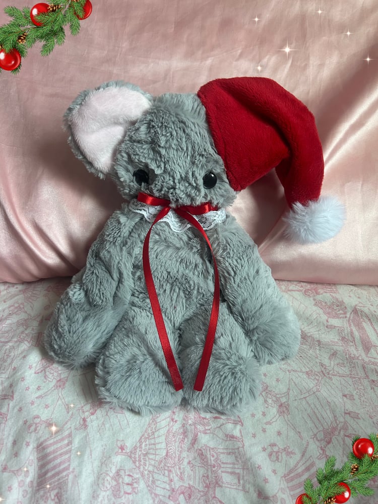 Image of eve the christmas mouse!