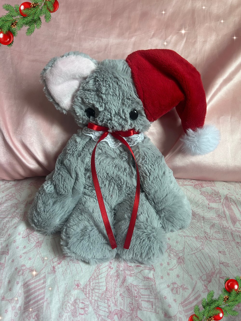 Image of eve the christmas mouse!