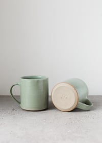 Image 2 of Large classic mug in Light green