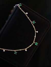 Image 3 of BIJOUX - Collier en pierre de zircone verte pétillante, design de niche unique à la mode et luxe