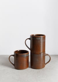 Image 2 of Large classic mug in Russet