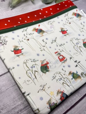 Image of Acufactum “Slightly Smaller” Project Bag/Winter Mice