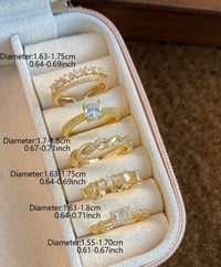 Image 2 of BIJOUX - Ensemble de 5 bagues de conception tressées de luxe incarnsées en zircone 