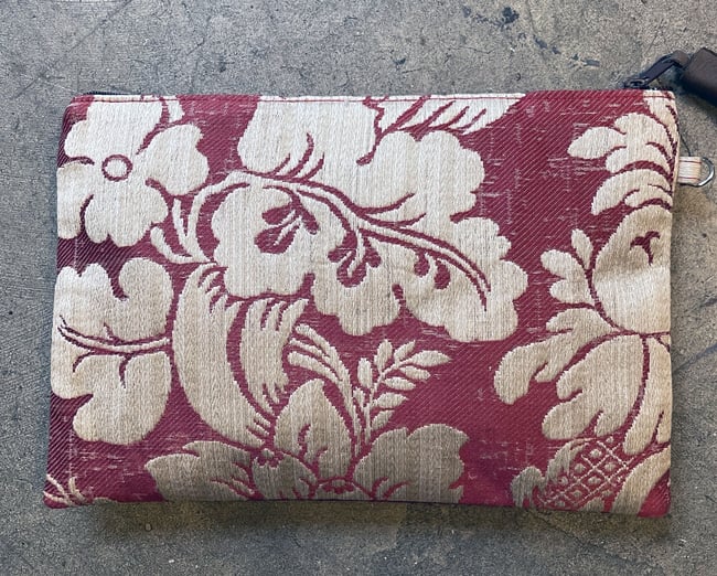 Petite pochette chien