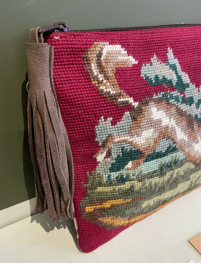 Petite pochette chien