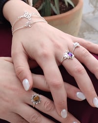 Image 2 of Pulsera "NUDO DE BRUJA"