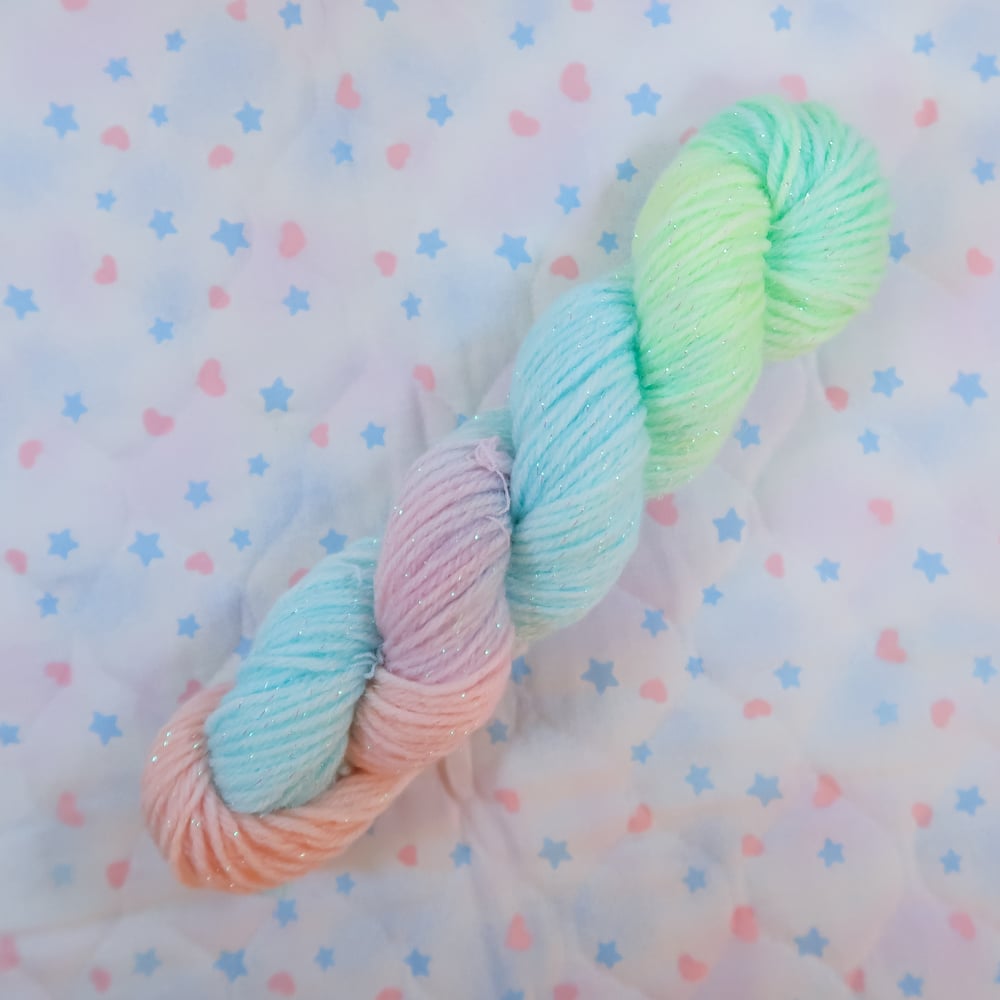 Iridescent Yarn: Starflower