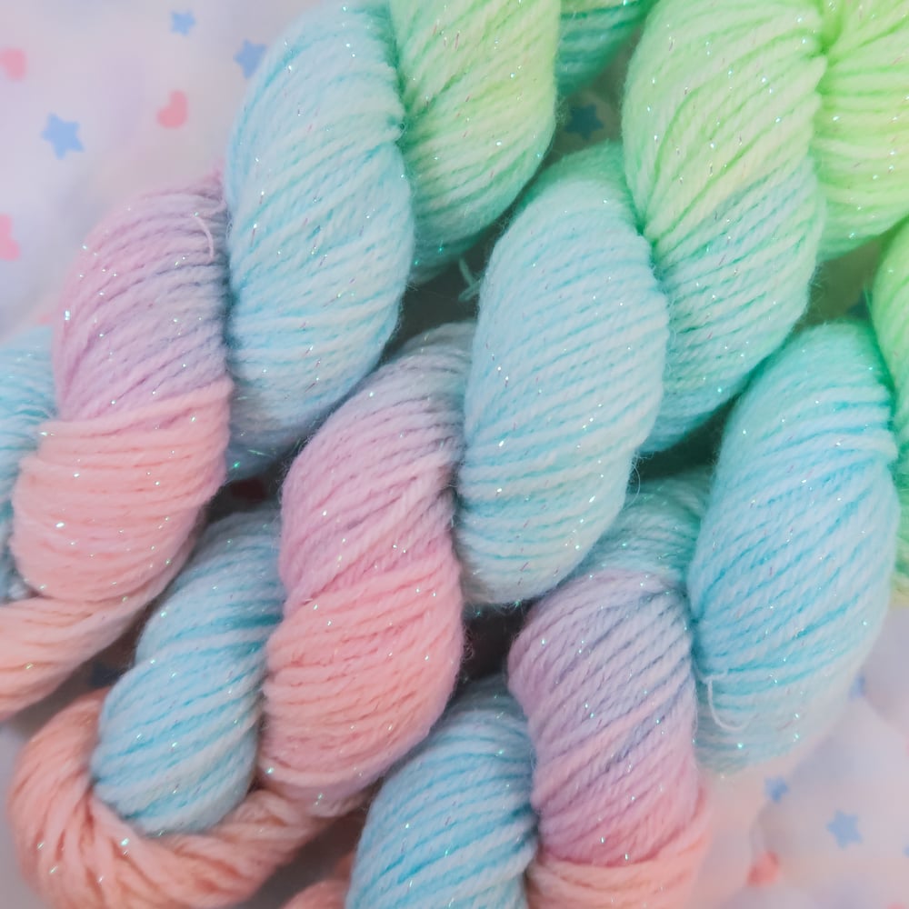 Iridescent Yarn: Starflower