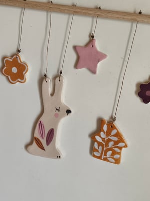 Image of  Mobile petit lapin rose