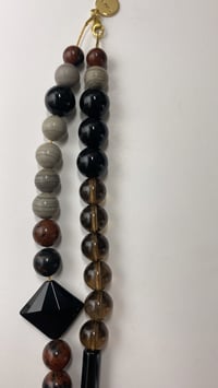 Image 2 of COLLAR BROWN STONE