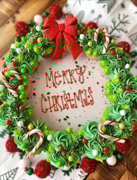 Christmas Cupcake Wreath