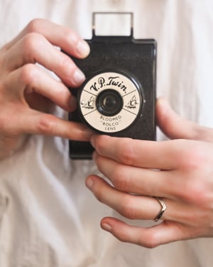 Image of 18ct White Gold 2mm Pressed flower wishbone ring
