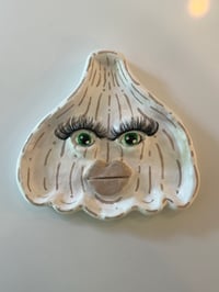 Image 1 of Garlic face