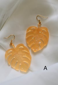 Image 2 of monstera ohrringe