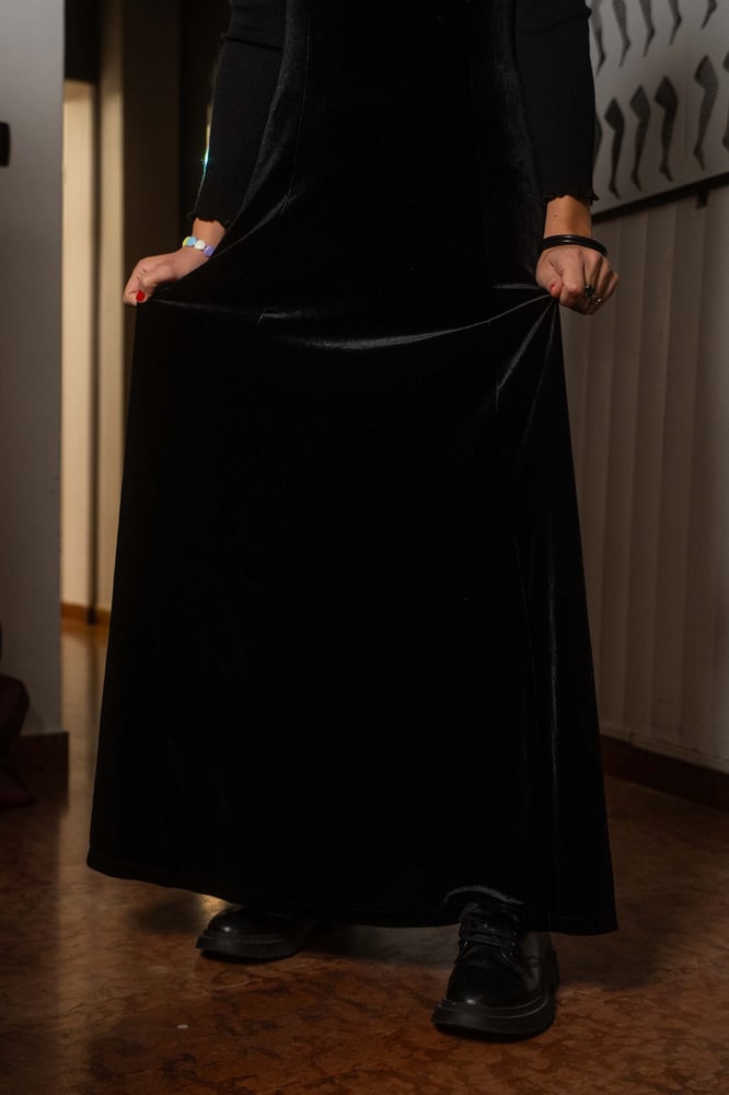 Image of Abito nero in velluto lungo