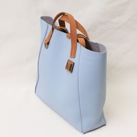 Image 5 of Twin-handled Tote in pebbled sky