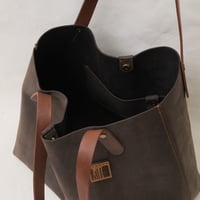 Image 6 of Easy Tote edit in soft dark chocolate