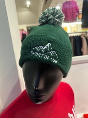 Image of Spirit of 58 ‘Mynydd’ Beanie in Bottle Green/off White 