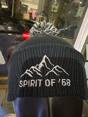 Image of Spirit of 58 ‘Mynydd’ Beanie in Bottle Green/off White 