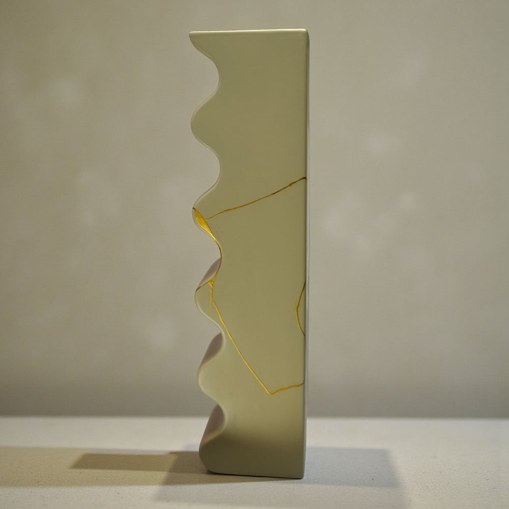 Image of “Hot Voltige” Vase: Rebirth in Gold and Ink