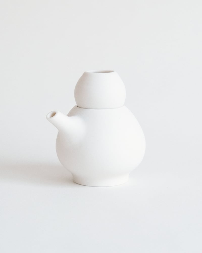 Image of Egg teapot