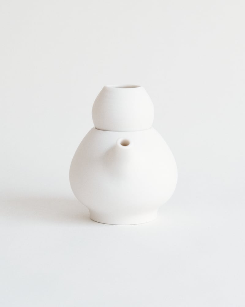 Image of Egg teapot