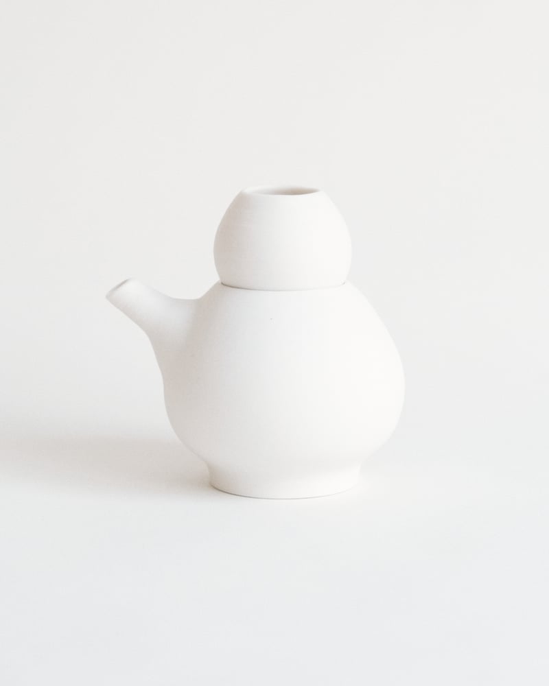 Image of Egg teapot