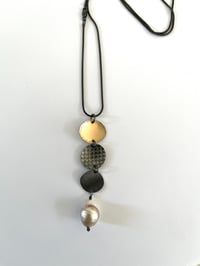 Image 2 of  Disc Pendant with pearl