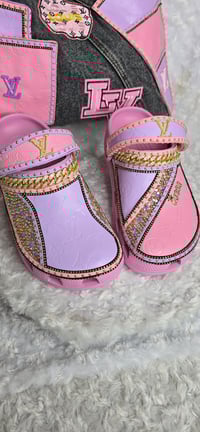 Image 3 of Pink & Purple 2-tone Set Crocs, Bag, Hat