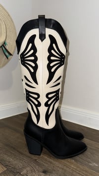Image 3 of Retro Western Boot (Black/White)