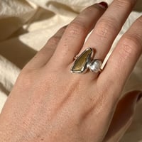 Image 2 of AMBER/PEARL SIREN RING (O ½)